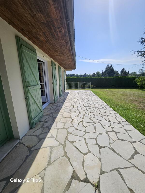 Maison - 180 m² - 9 pièces