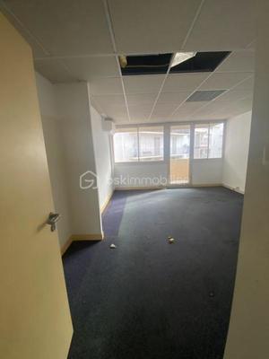 Bureau - 117 m² - 5 pièces