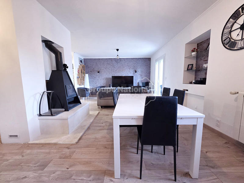 Maison - 208 m² - 6 pièces