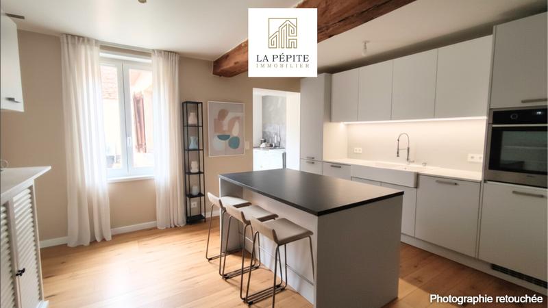 Maison - 158 m² - 7 pièces