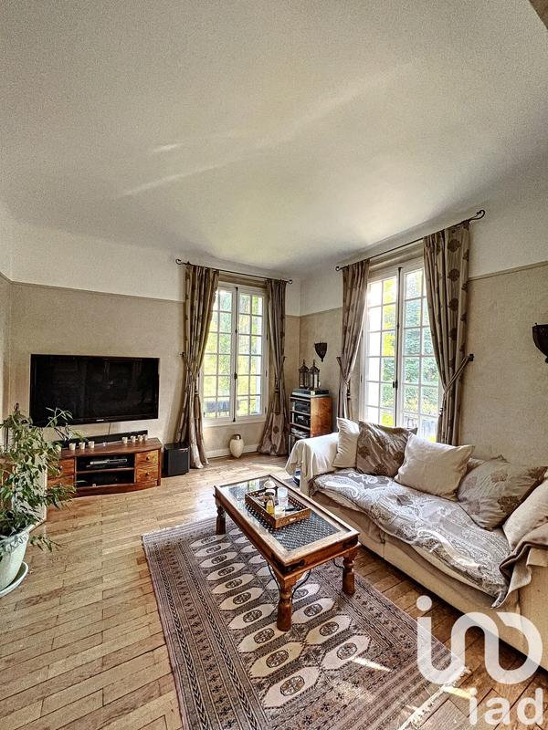 Maison - 252 m² - 11 pièces