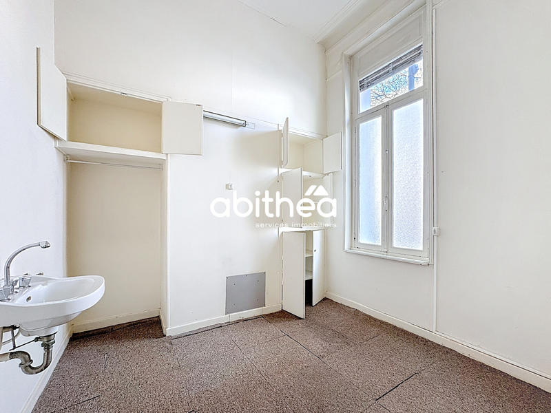 Maison - 328 m² - 10 pièces