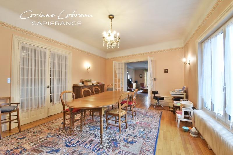 Maison de ville - 280 m² - 11 pièces