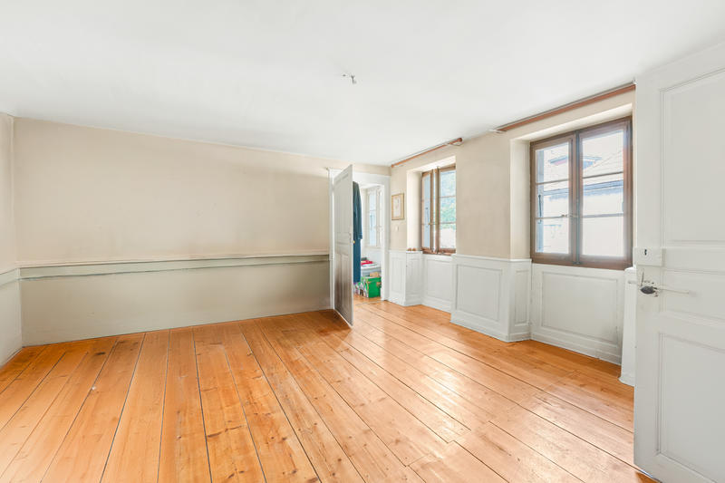 Maison - 243 m² - 10 pièces