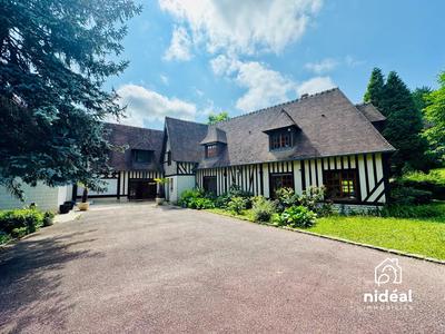 Maison - 373 m² - 16 pièces