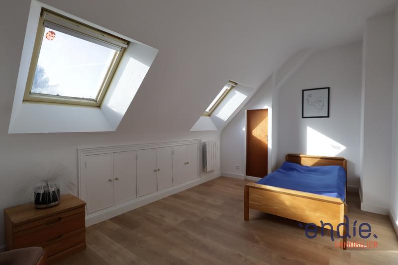 Maison - 232 m² - 8 pièces