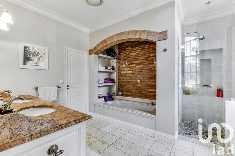 Maison - 435 m² - 11 pièces