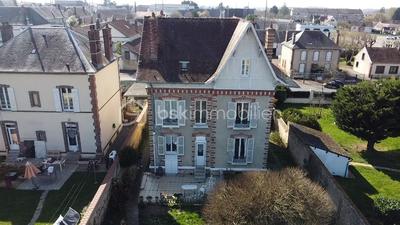 Maison de maîtres - 140 m² - 6 pièces