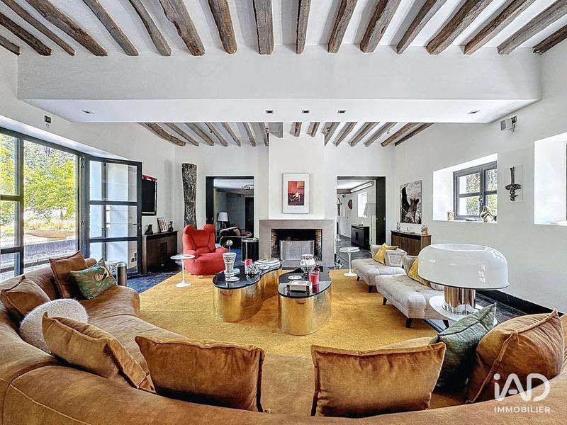 Maison - 1 445 m² - 20 pièces