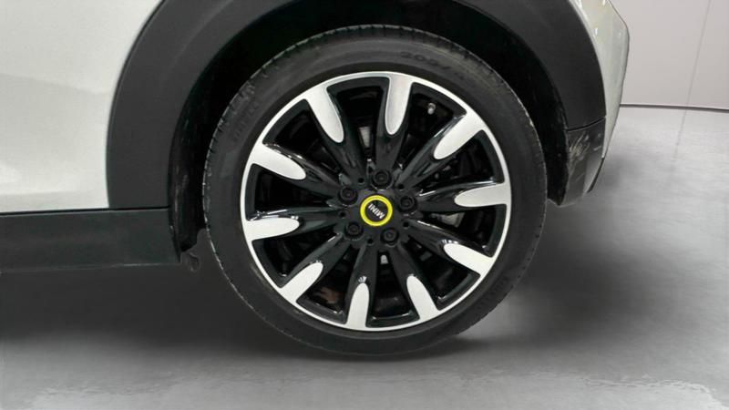 Mini 3 portes Hatch Electric F56 Bev Lci Cooper se 184 ch Essential