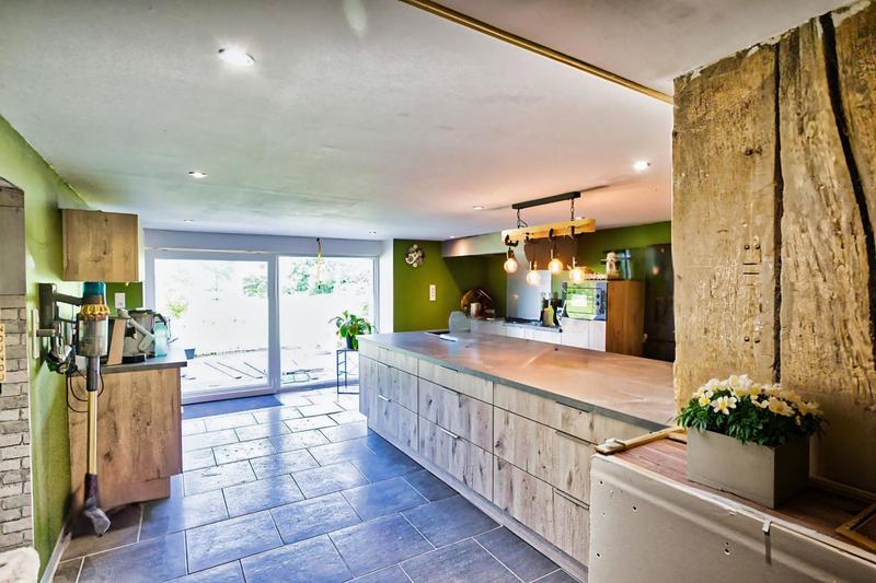 Maison - 209 m² - 9 pièces