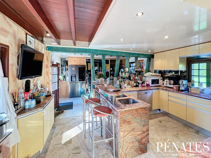 Villa - 360 m² - 6 pièces