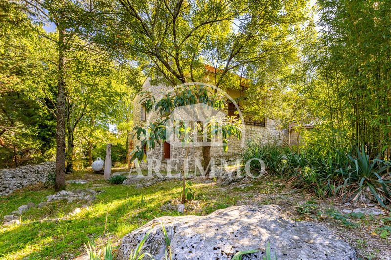 Maison - 208 m² - 7 pièces