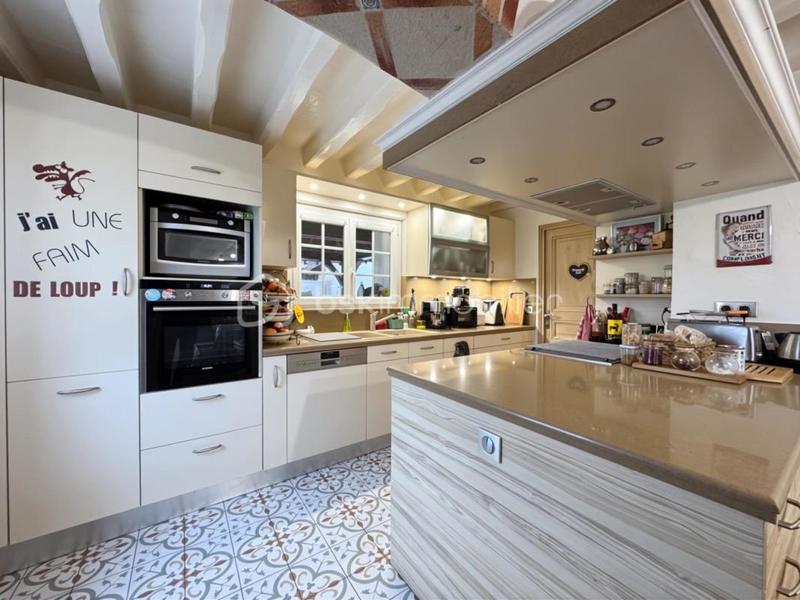 Maison ancienne - 261 m² - 8 pièces