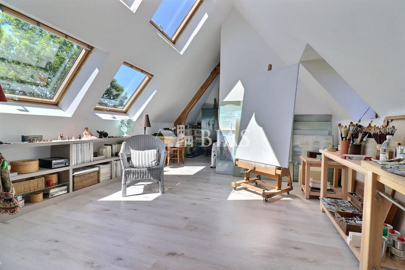 Maison - 210 m² - 7 pièces