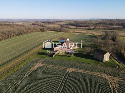 Maison - 350 m² - 8 pièces