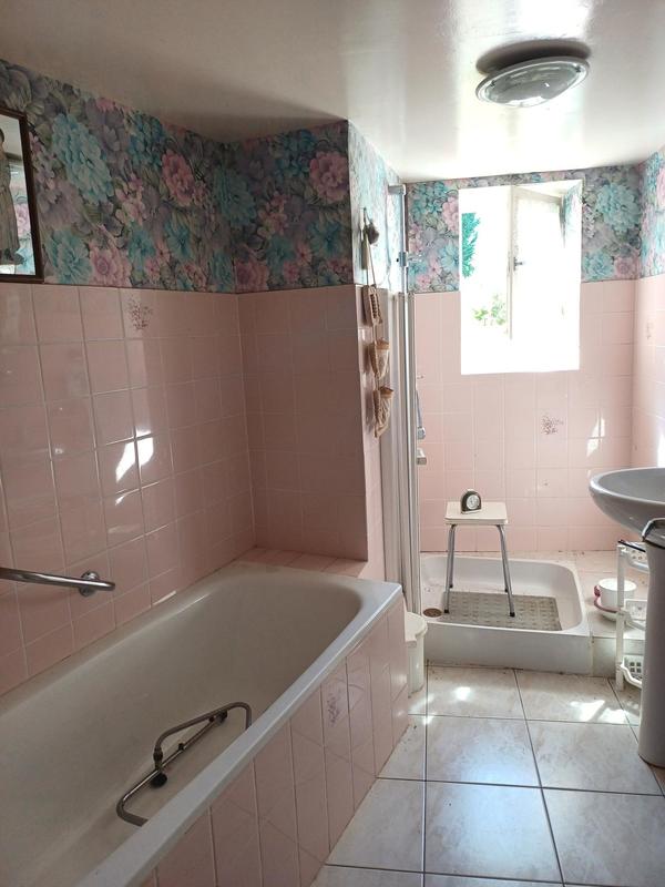 Maison - 230 m² - 8 pièces