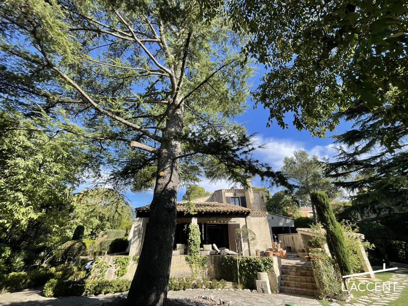 Villa - 230 m² - 7 pièces