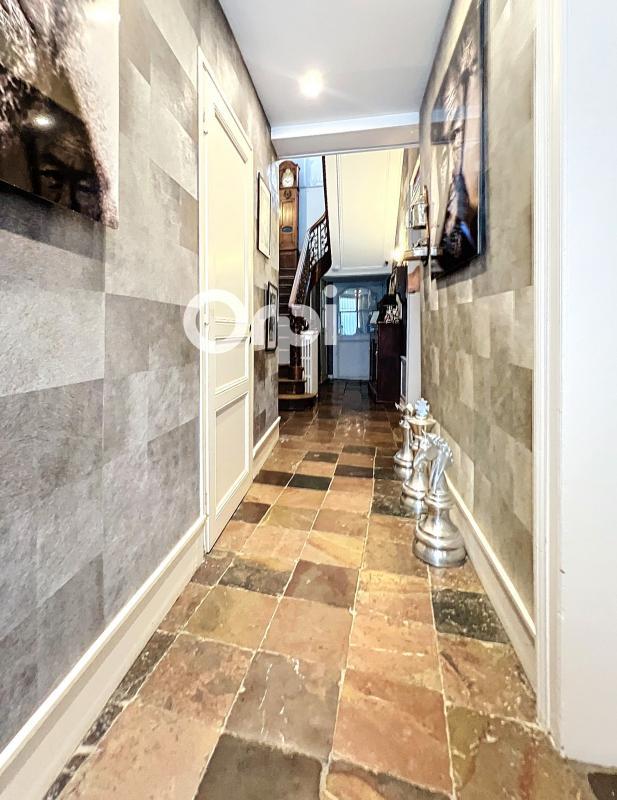 Maison bourgeoise - 301 m² - 8 pièces