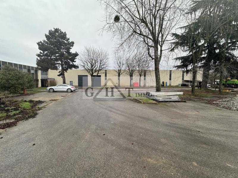 Entrepôt - 3 100 m²