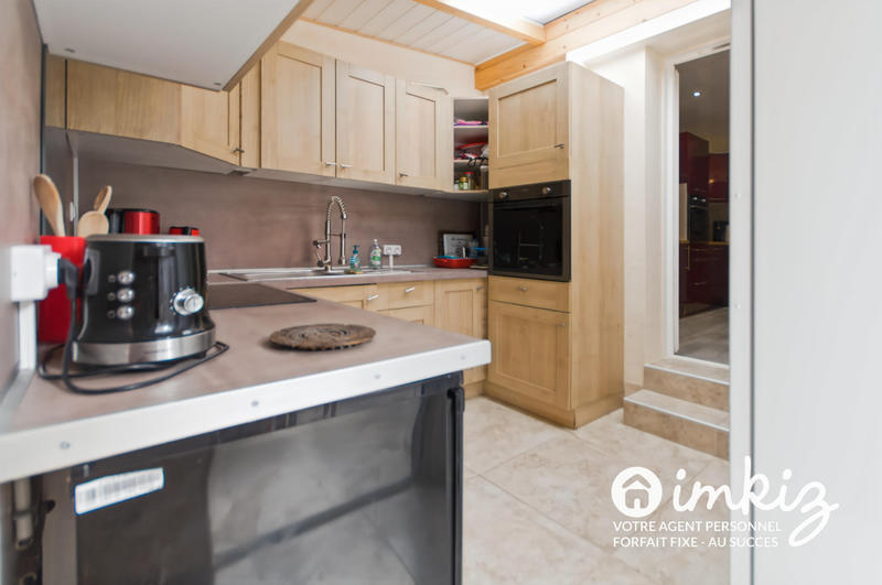 Maison - 203 m² - 7 pièces