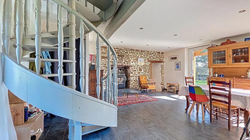 Maison - 155 m² - 8 pièces