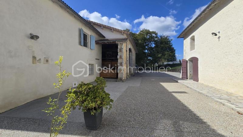 Maison de maîtres - 530 m² - 17 pièces