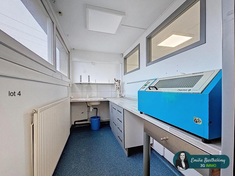 Local commercial - 173 m² - 4 pièces