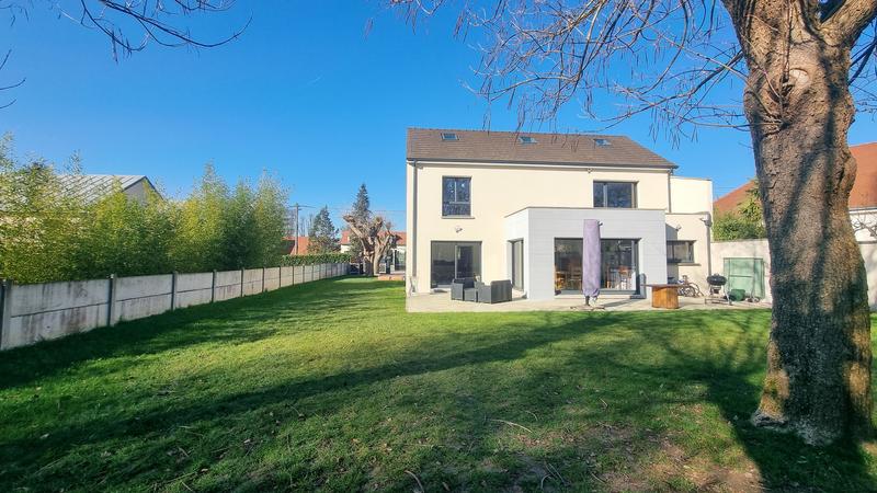 Maison - 160 m² - 6 pièces