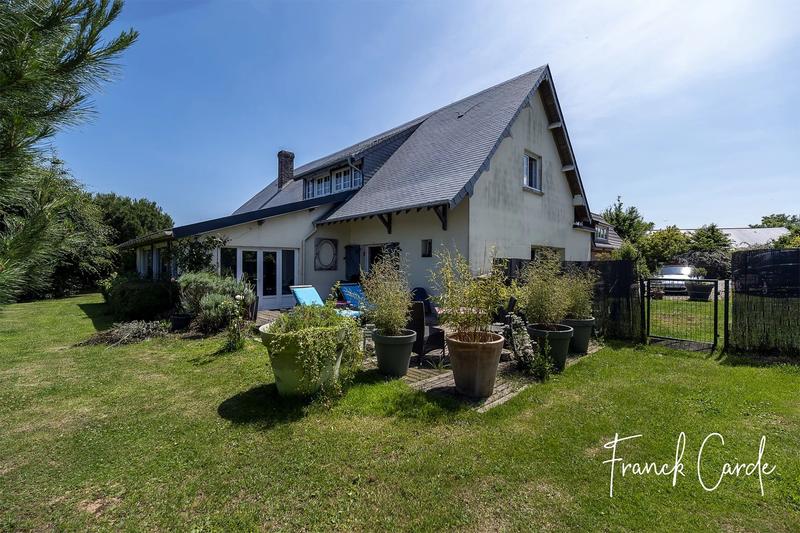 Maison - 280 m² - 11 pièces