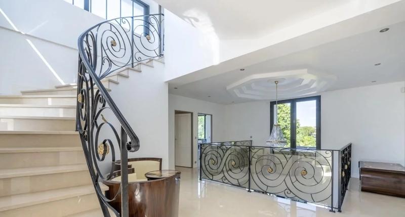 Maison - 340 m² - 5 pièces