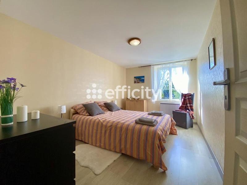 Maison - 272 m² - 12 pièces