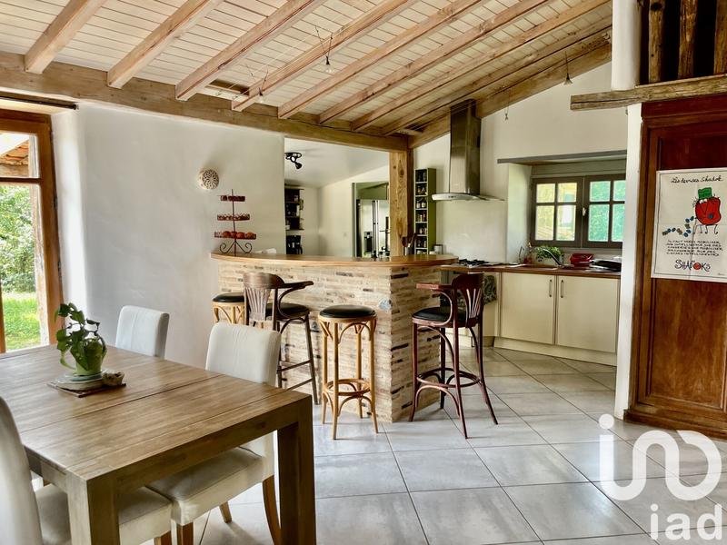 Maison - 470 m² - 11 pièces