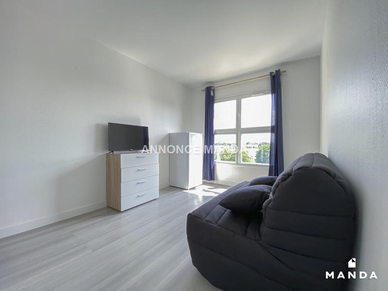 Chambre - 10 m² - 7 pièces