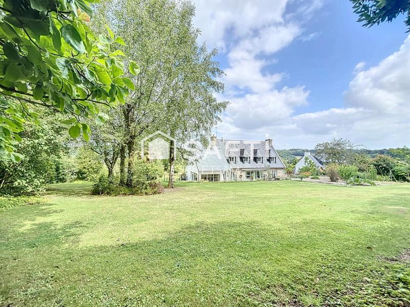 Maison - 207 m² - 8 pièces