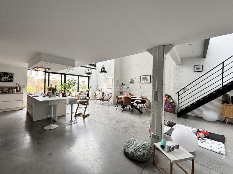 Loft - 161 m² - 4 pièces