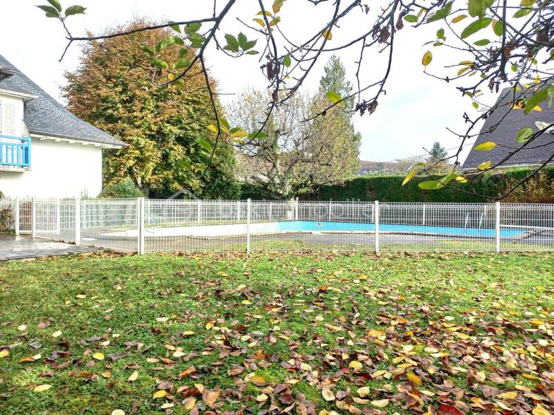 Maison traditionnelle - 316 m² - 11 pièces