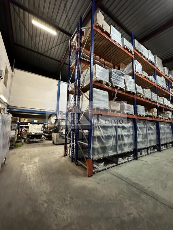 Entrepôt - 1 194 m²
