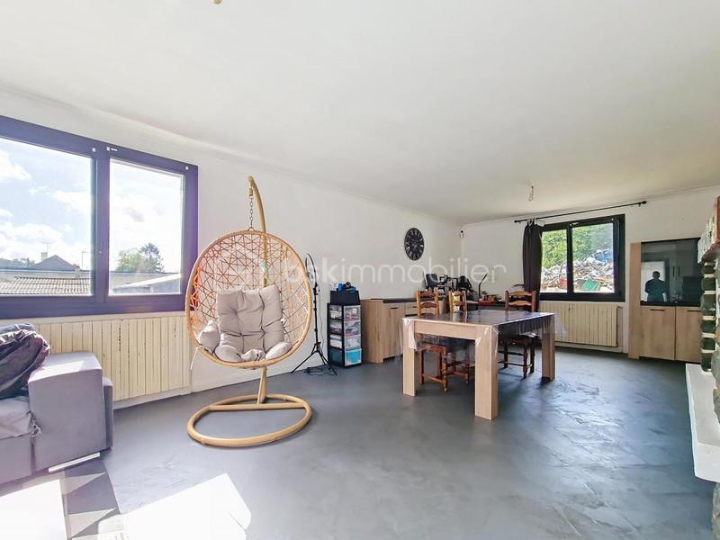 Maison traditionnelle - 180 m² - 8 pièces