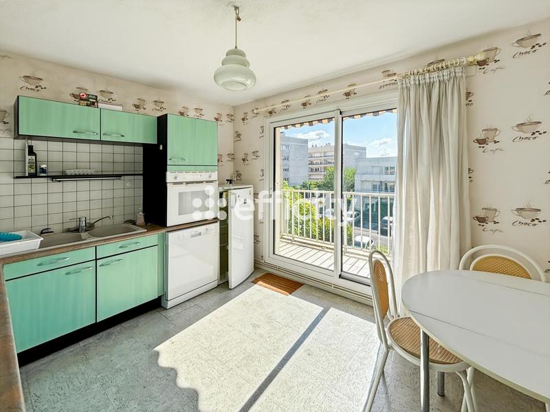 Appartement - 100 m² - 5 pièces