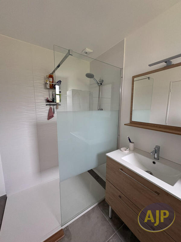 Maison - 80 m² - 3 pièces