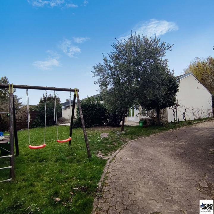 Maison - 111 m² - 6 pièces