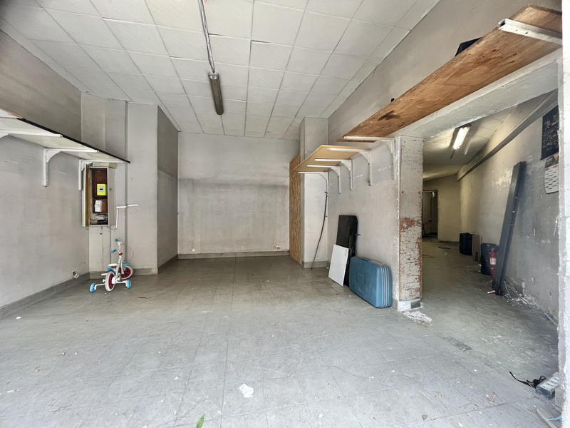 Local commercial - 1 229 m² - 5 pièces