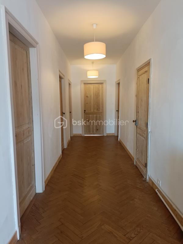 Demeure - 255 m² - 12 pièces