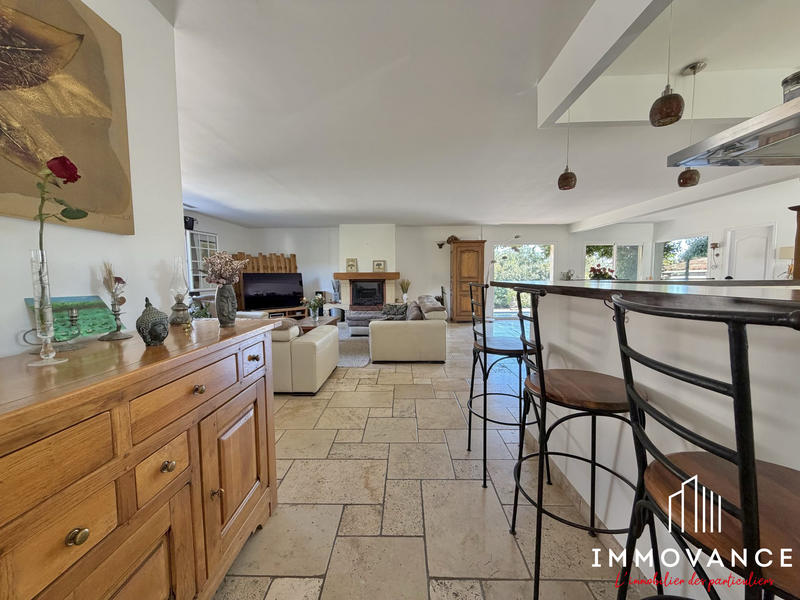 Villa - 251 m² - 8 pièces