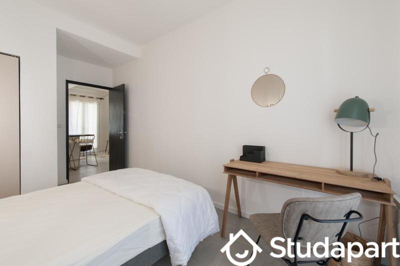 Chambre - 14 m² - 1 pièce