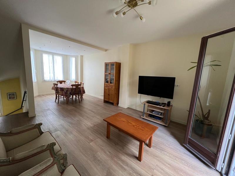 Maison - 111 m² - 6 pièces