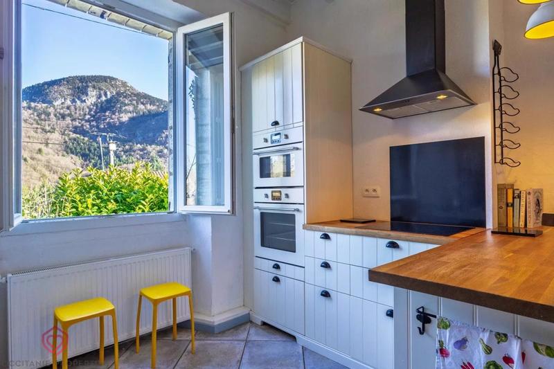 Propriété - 177 m² - 7 pièces