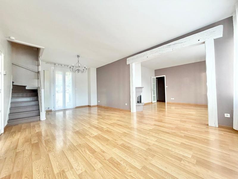 Maison - 219 m² - 8 pièces