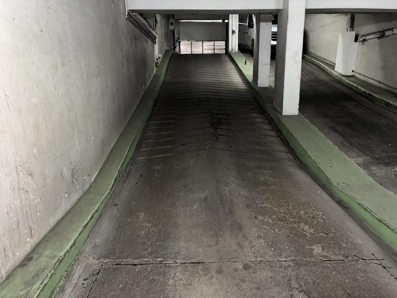 Parking / Garage - 12 m²